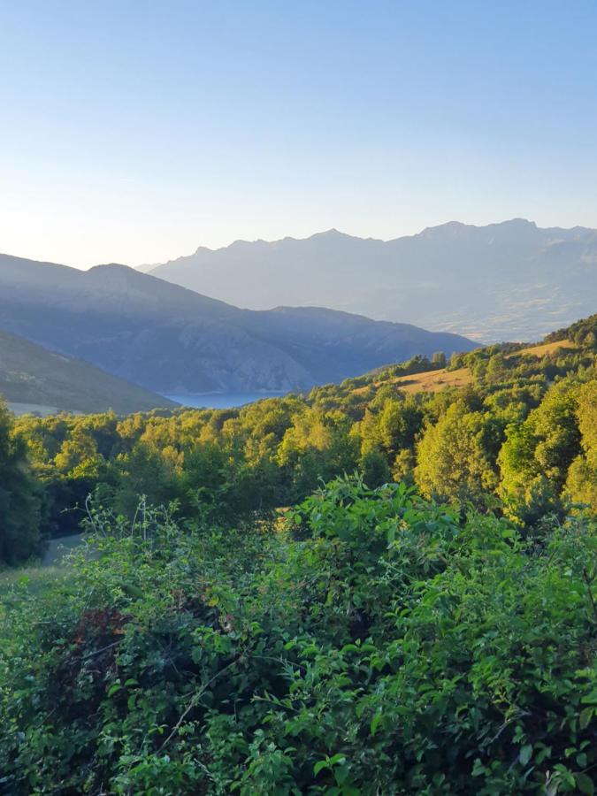 Village de chalets et camping La Pierre de l'Aigle La Bréole Extérieur photo
