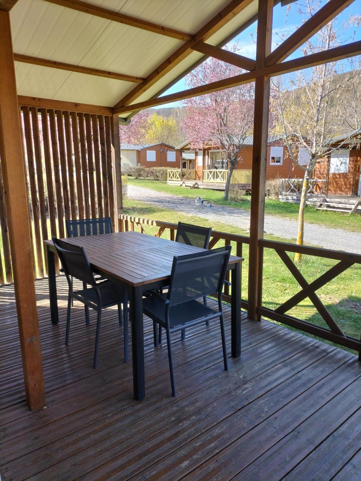 Village de chalets et camping La Pierre de l'Aigle La Bréole Chambre photo